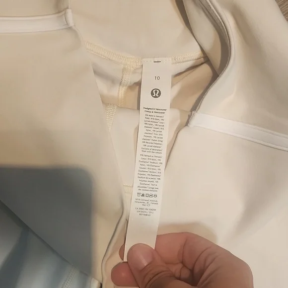 Lululemon Align Side-Stripe Shorts 6" NWT - Picture 3 of 5